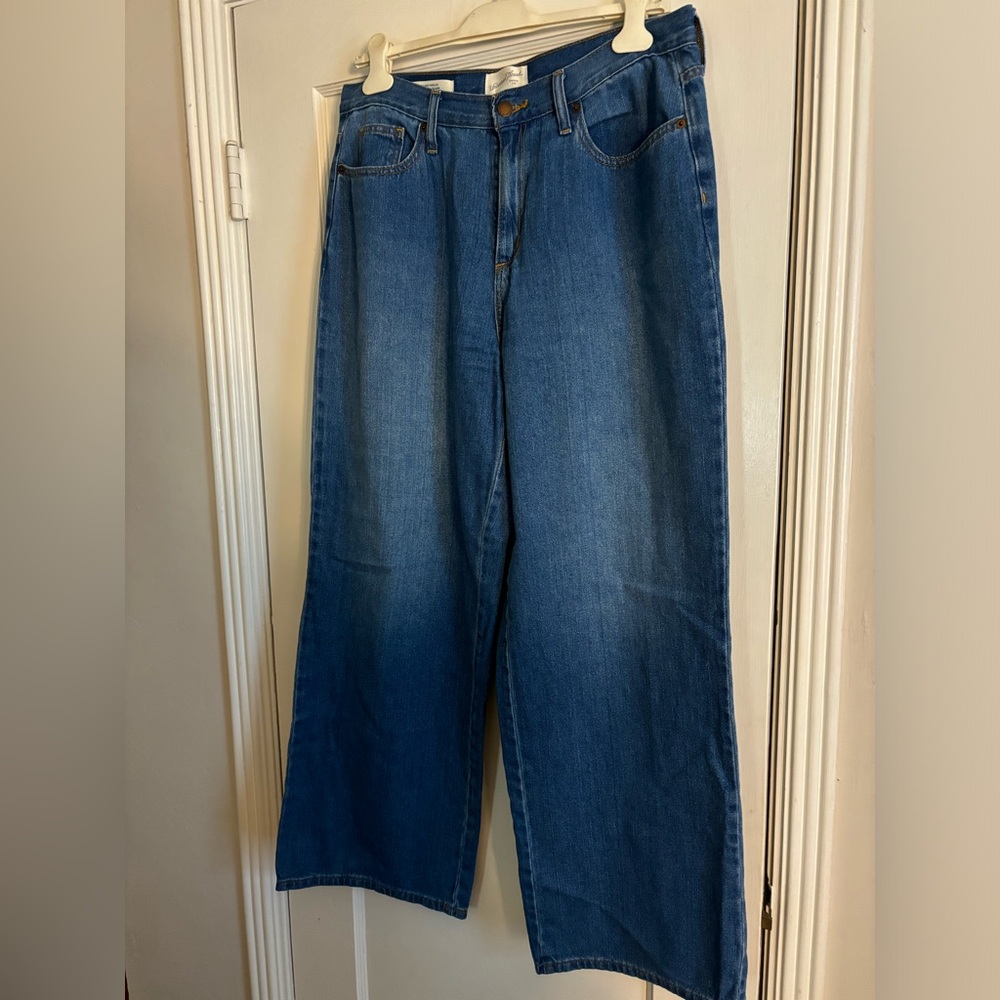 Universal Thread Relaxed Wide Leg Jean